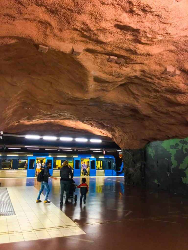 Stockholm Metro ( ストックホルムメトロ ) Sundbybergs centrum metro station