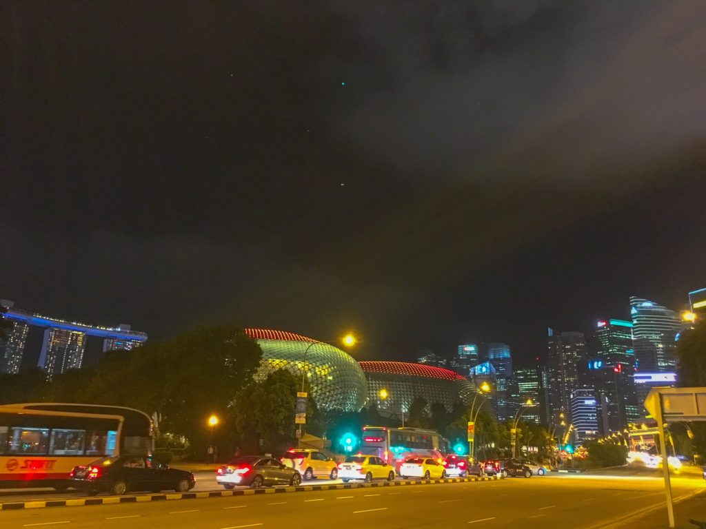 Singapore ( シンガポール ): 夜の中心部